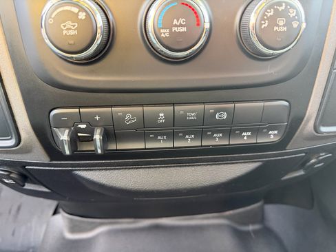 Used 2018 RAM 2500 Tradesman w/ Chrome Appearance Group image 32