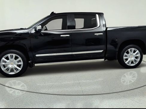 Certified 2023 Chevrolet Silverado 1500 High Country w/ High Country Premium Package AWD/4WD image 2