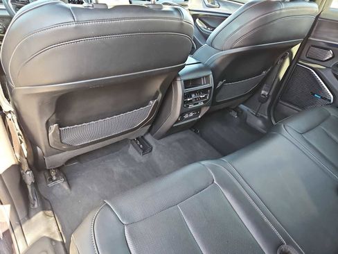 Used 2022 Jeep Grand Cherokee Overland w/ MOPAR Finishing Package image 19