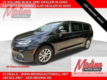 Used 2023 Chrysler Pacifica Touring-L