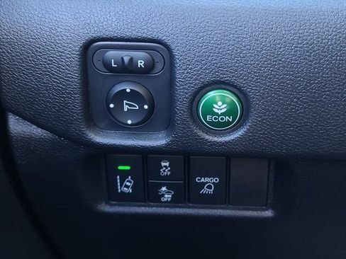 Certified 2025 Honda Ridgeline Sport image 30