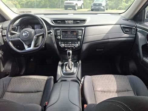Used 2018 Nissan Rogue SV AWD/4WD image 18