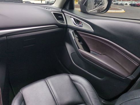 Used 2017 MAZDA MAZDA3 Touring image 16