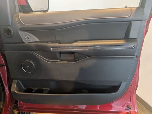 Used 2022 Ford Expedition Max Limited image 29