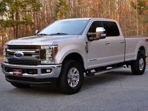 Used 2019 Ford F350 XLT w/ XLT Premium Package image 6