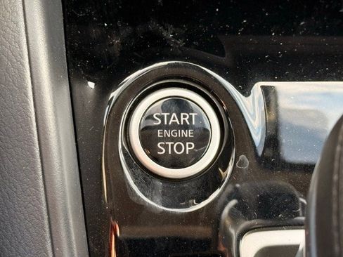 New 2025 Nissan Versa SR w/ Trunk Package image 28