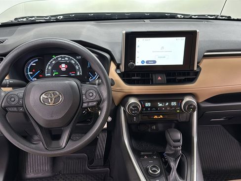 Certified 2025 Toyota RAV4 LE image 9