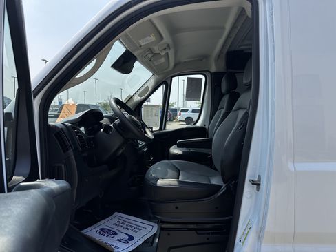 Used 2025 RAM ProMaster 2500 w/ Convenience Group FWD image 18