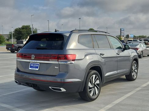 Used 2025 Volkswagen Atlas SE FWD image 3