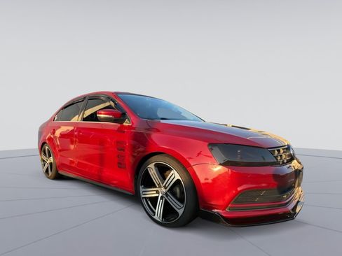 Used 2018 Volkswagen Jetta SE FWD image 3