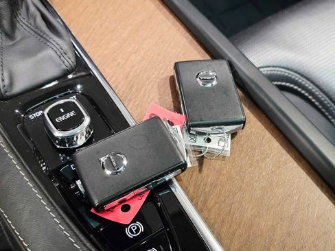 Used 2017 Volvo XC90 T6 Inscription w/ Vision Package image 30