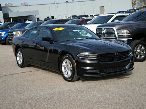 Used 2019 Dodge Charger SXT w/ Leather Interior Group image 8