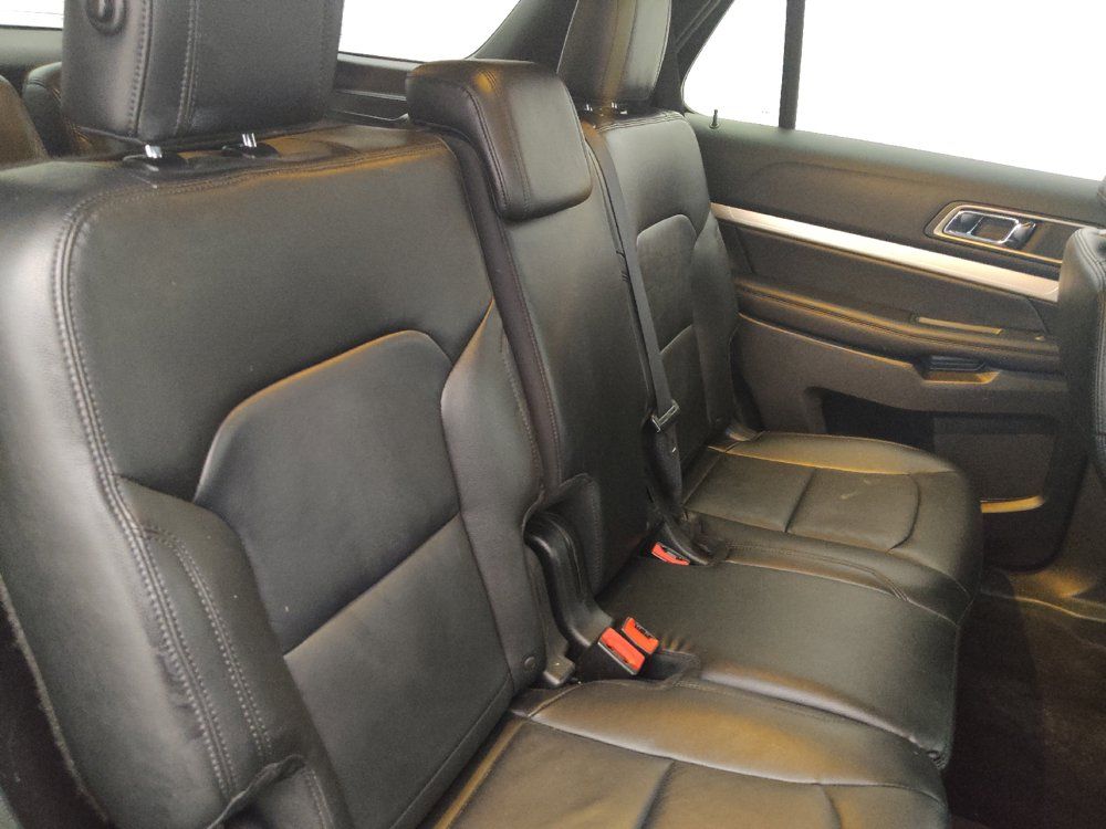 Used 2016 Ford Explorer XLT w/ Equipment Group 202A AWD/4WD image 19