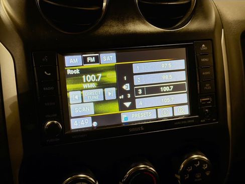 Used 2017 Jeep Compass Latitude w/ Sun/Sound Group AWD/4WD image 10