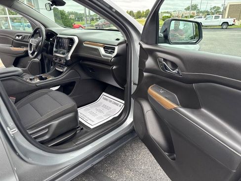 Used 2023 GMC Acadia SLE w/ Driver Convenience Package image 29