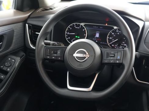 Used 2022 Nissan Rogue SV AWD/4WD image 10
