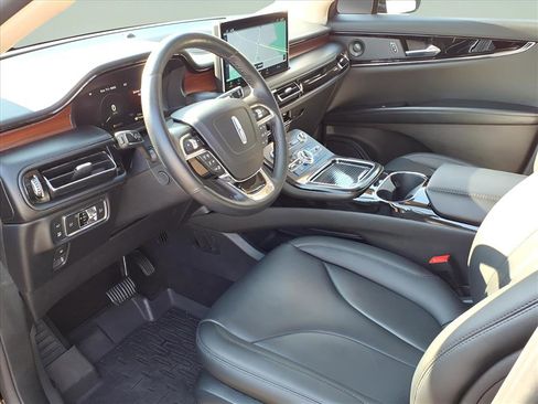 Certified 2021 Lincoln Nautilus Reserve w/ Equipment Group 201A image 14