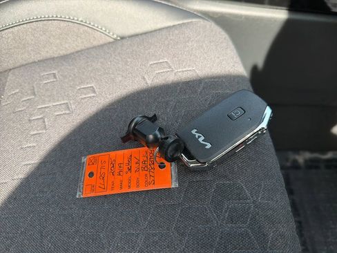 Certified 2025 Kia Seltos S image 32