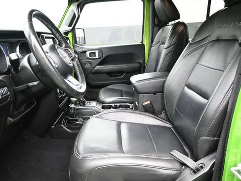 Used 2019 Jeep Wrangler Unlimited Sahara AWD/4WD image 18