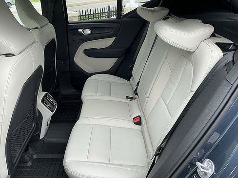 New 2026 Volvo XC40 B5 Ultra w/ Climate Package AWD/4WD image 13