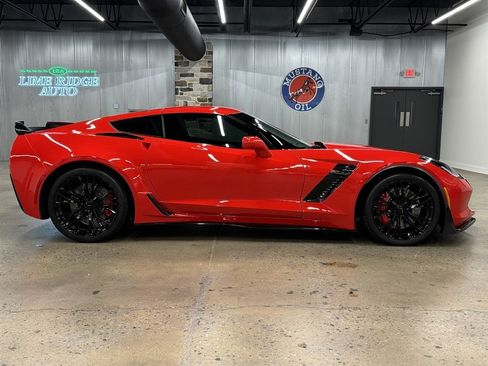 Used 2016 Chevrolet Corvette Z06 w/ Battery Protection Package RWD image 17