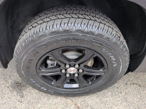 Used 2023 GMC Acadia AT4 w/ Trailering Package AWD/4WD image 16