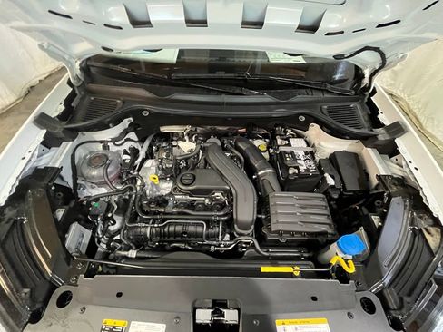 New 2026 Volkswagen Taos SE AWD/4WD image 30