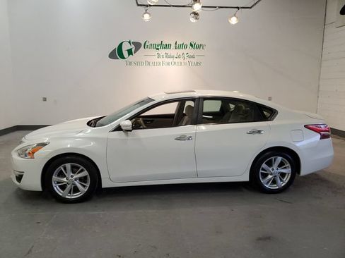 Used 2013 Nissan Altima 2.5 SV w/ 2.5SV Convenience Pkg FWD image 3