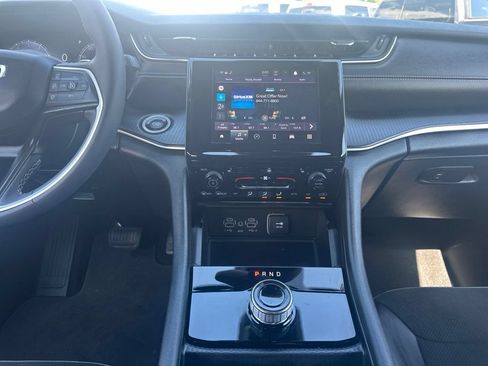 Used 2023 Jeep Grand Cherokee Altitude AWD/4WD image 21