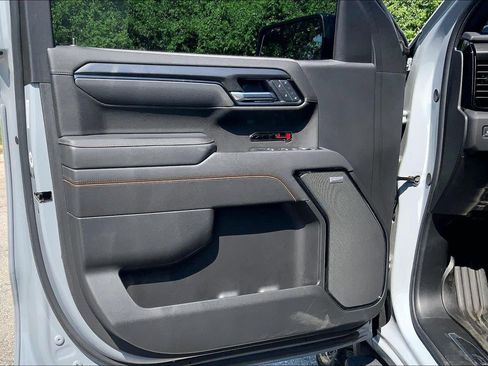 Used 2025 GMC Sierra 1500 AT4 w/ AT4 Premium Package AWD/4WD image 25