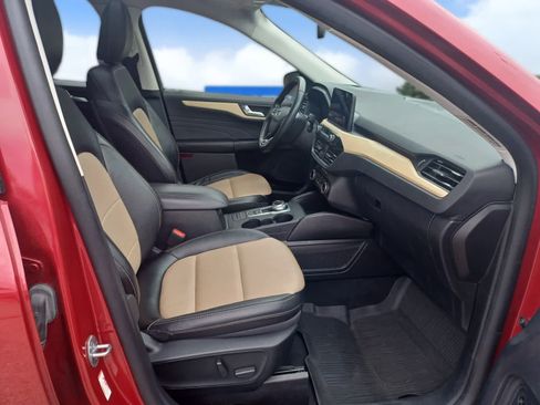 Used 2022 Ford Escape Titanium w/ Titanium Elite Package AWD/4WD image 19