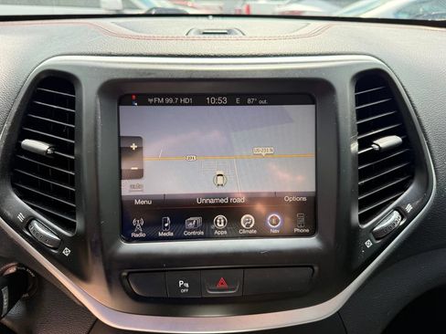 Used 2016 Jeep Cherokee Trailhawk w/ Cold Weather Group AWD/4WD image 13