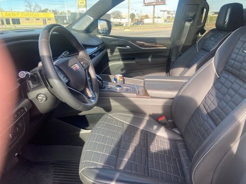 Certified 2024 Cadillac Escalade Sport Platinum w/ LPO, ONYX Package image 5