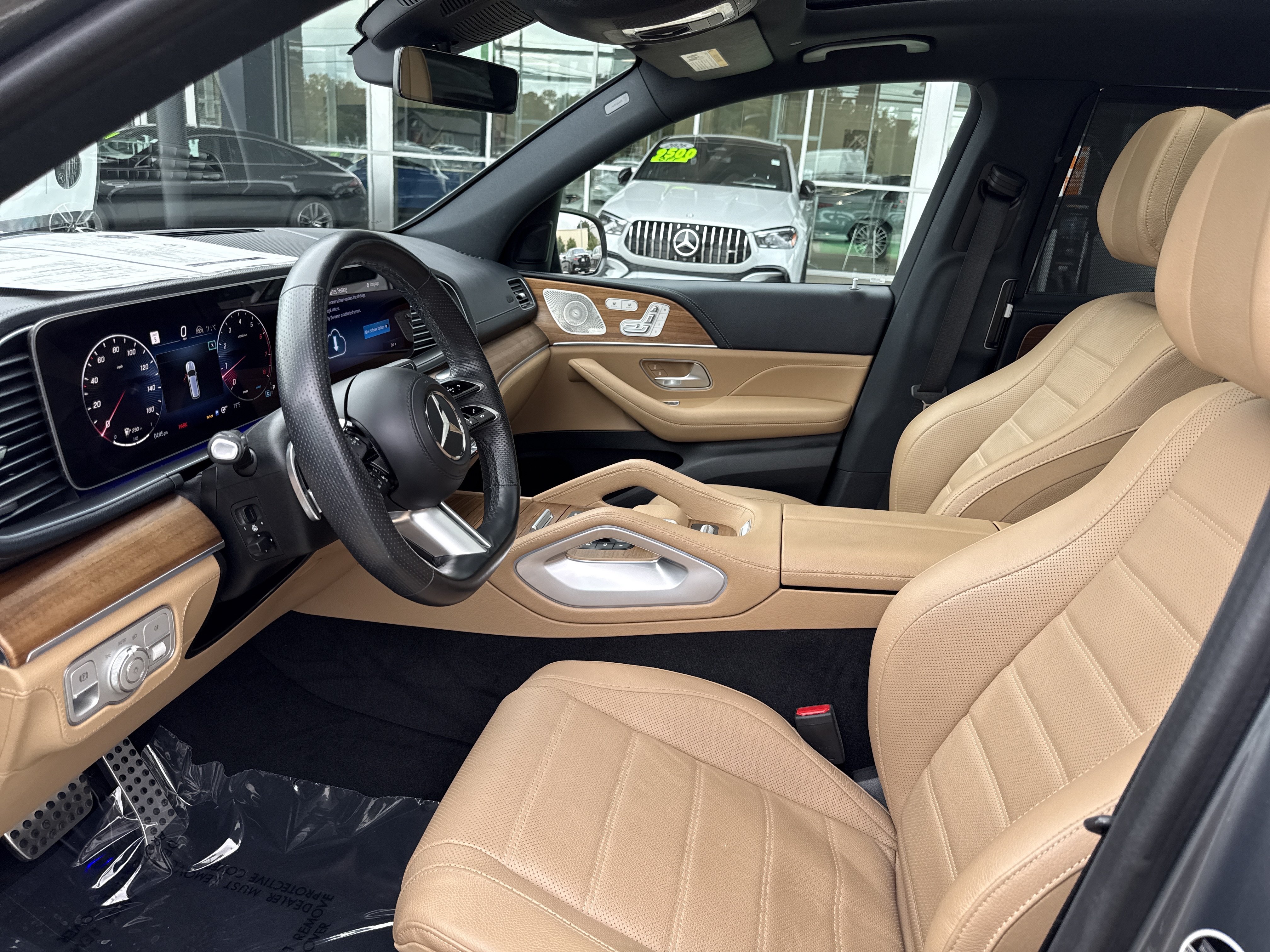 Certified 2024 Mercedes-Benz GLS 450 4MATIC image 4