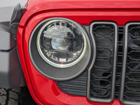 Used 2025 Jeep Wrangler Unlimited Rubicon image 7