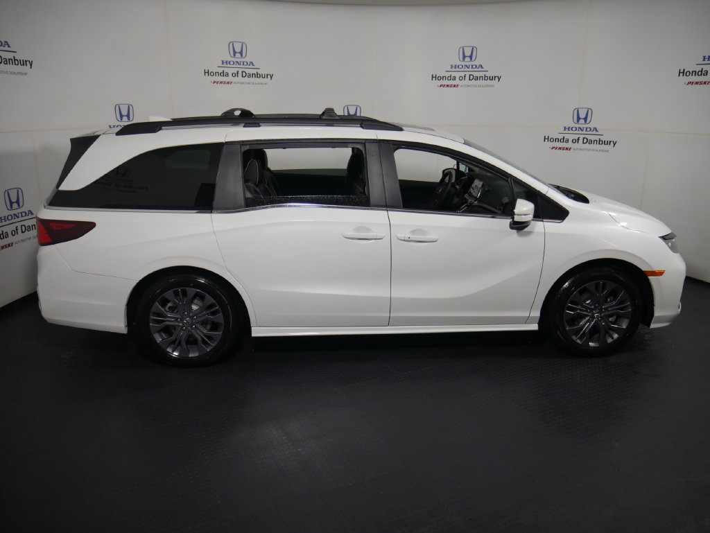 New 2027 Honda Odyssey Touring image 3