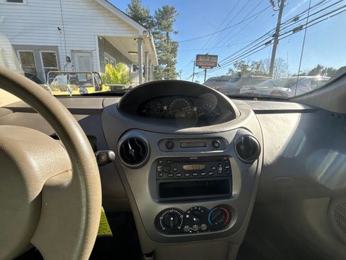 Used 2004 Saturn ION Level 2 FWD image 14