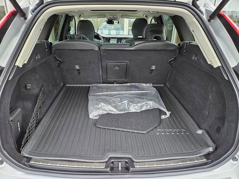 Used 2023 Volvo XC60 B6 Ultimate w/ Protection Package Premier AWD/4WD image 12