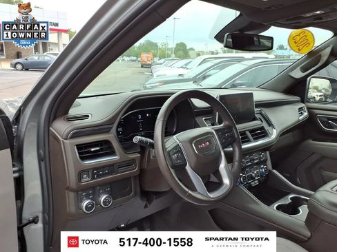 Used 2023 GMC Yukon XL SLT AWD/4WD image 14