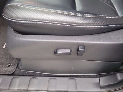 Used 2023 Nissan Frontier SV w/ SV Premium Package image 12