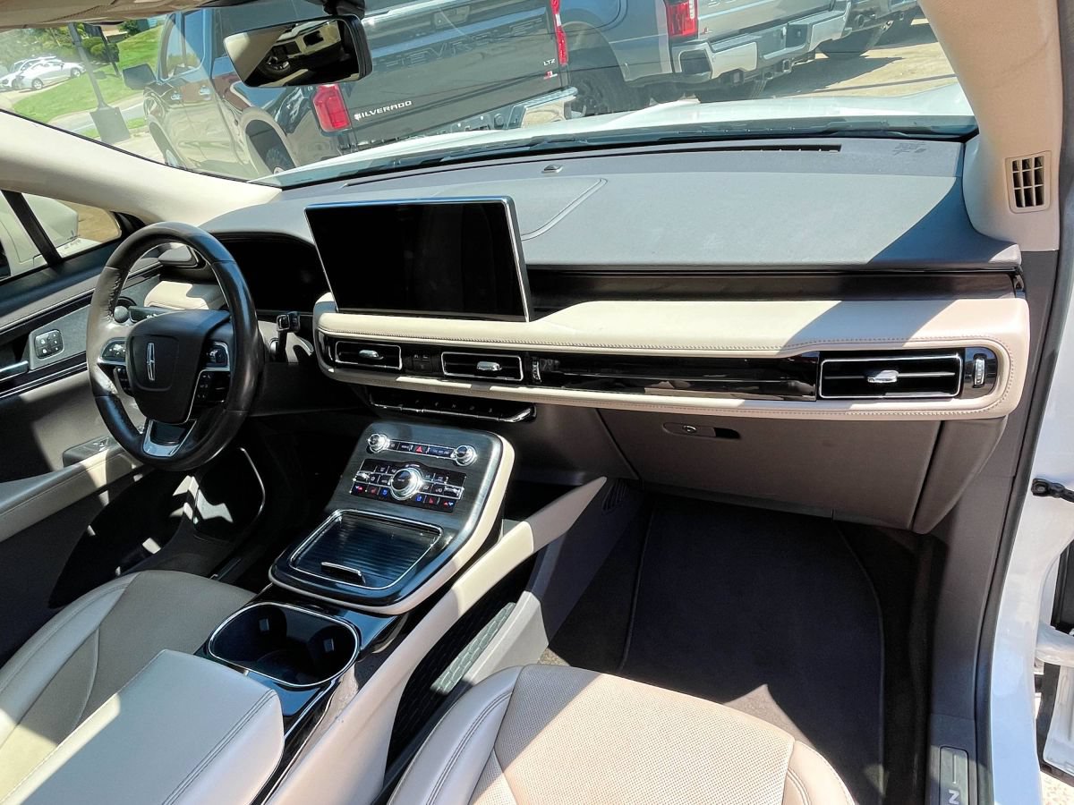 Used 2021 Lincoln Nautilus Reserve AWD/4WD image 9