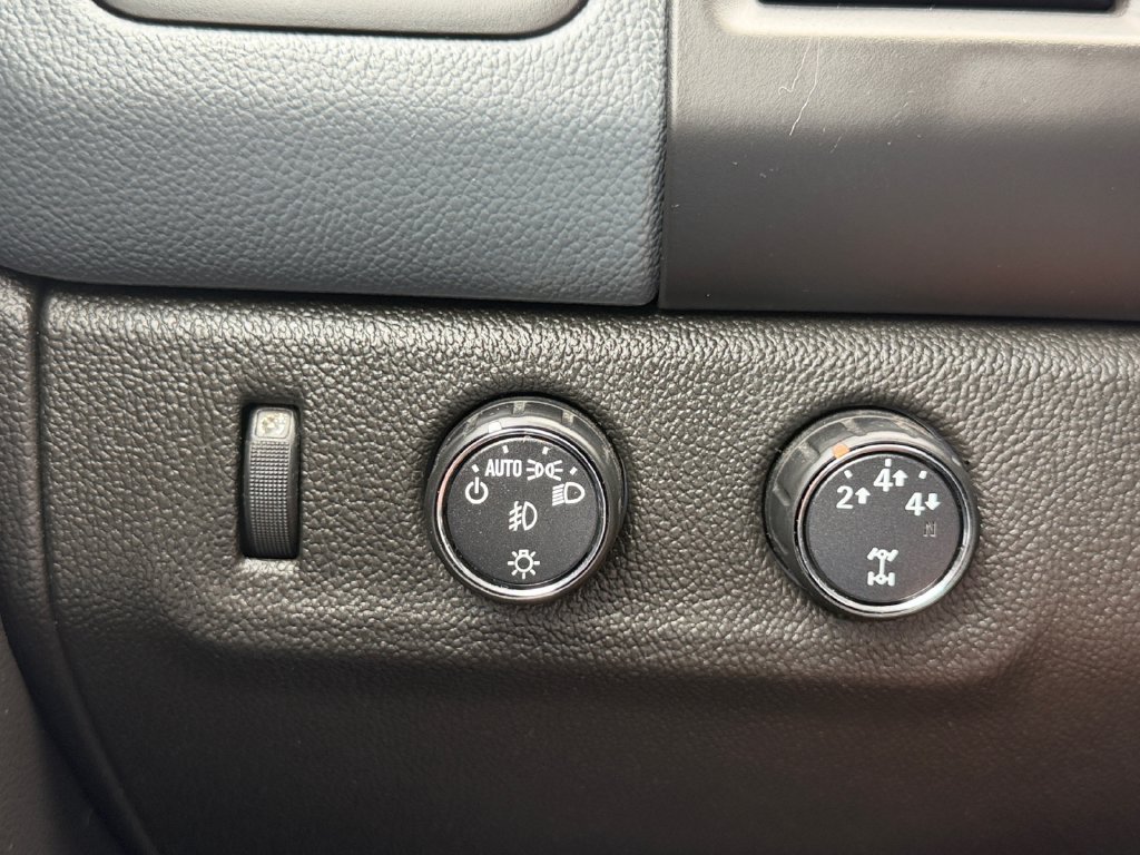 Used 2016 Chevrolet Colorado Z71 AWD/4WD image 25