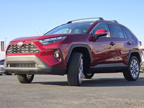 Used 2025 Toyota RAV4 XLE Premium image 52