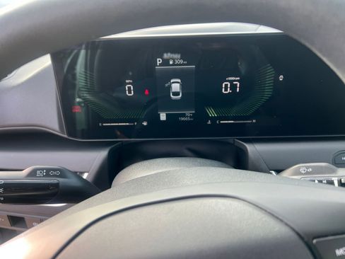 Used 2025 Kia K4 LXS image 40