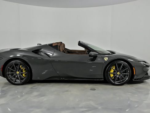 Used 2024 Ferrari SF90 Spider image 13