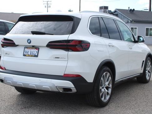 Used 2024 BMW X5 xDrive50e w/ Parking Assistance Package AWD/4WD image 5