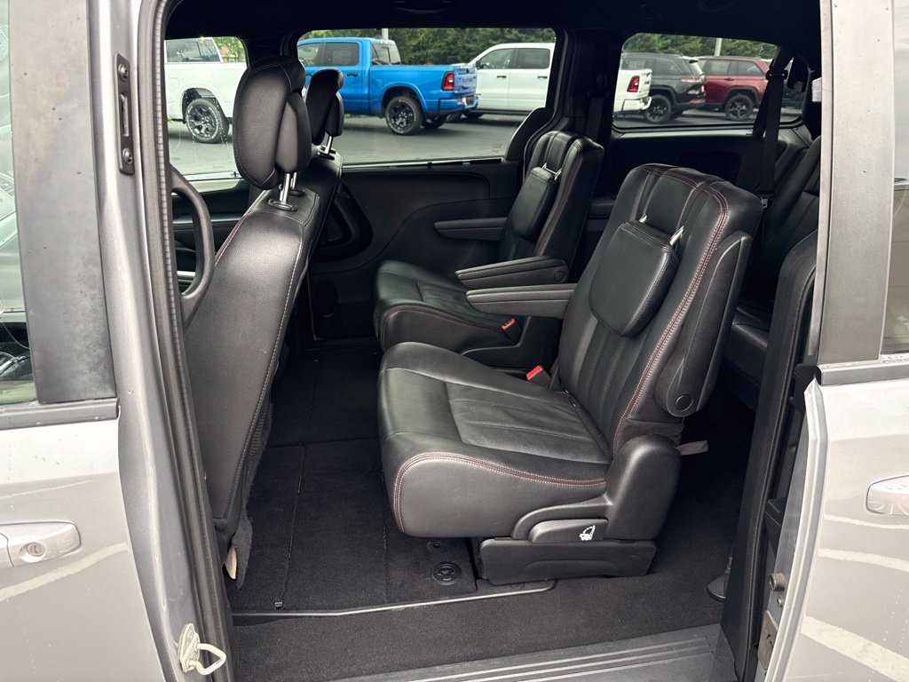 Used 2019 Dodge Grand Caravan GT FWD image 14
