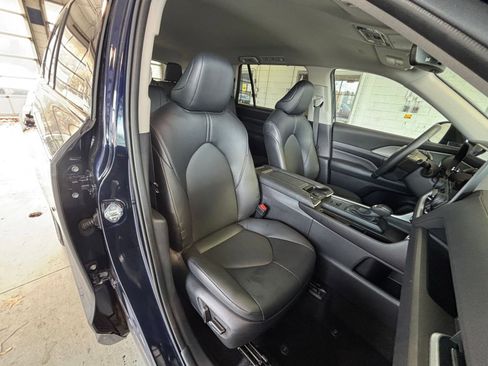 Used 2025 Toyota Grand Highlander LE image 36