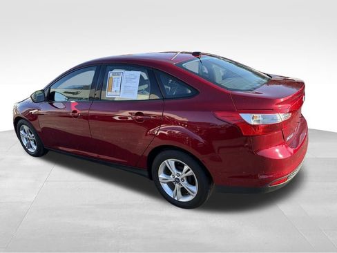 Used 2013 Ford Focus SE w/ SE Winter Pkg image 8