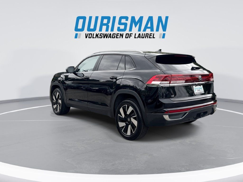 Used 2024 Volkswagen Atlas Cross Sport SE FWD image 6